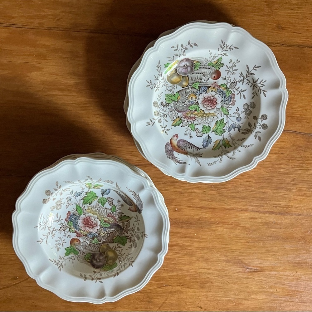 Set of Vintage Royal Doulton "Hampshire" English Harvest Bowls (4) + Plates (4)